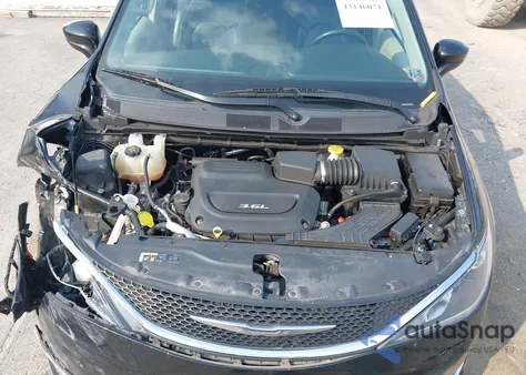 2017 Chrysler Pacifica Touring-L from USA, damaged, VIN 2C4RC1BG2HR821049